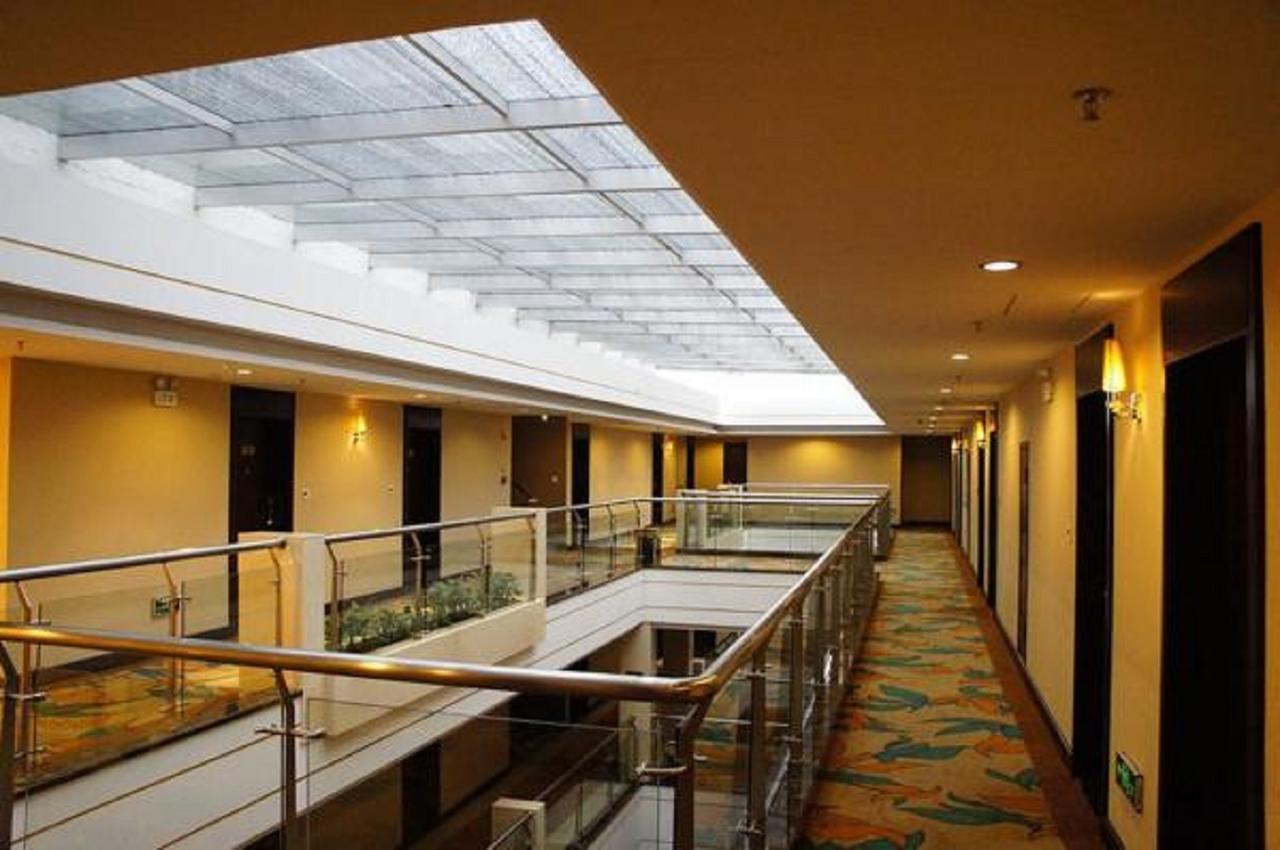Golden Dragonball Hotel Гуйлинь Экстерьер фото