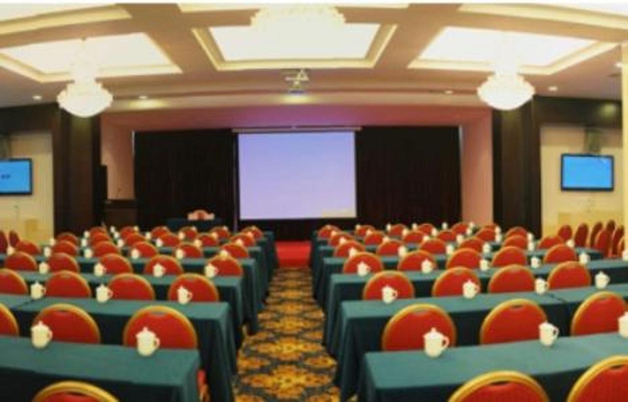 Golden Dragonball Hotel Гуйлинь Экстерьер фото