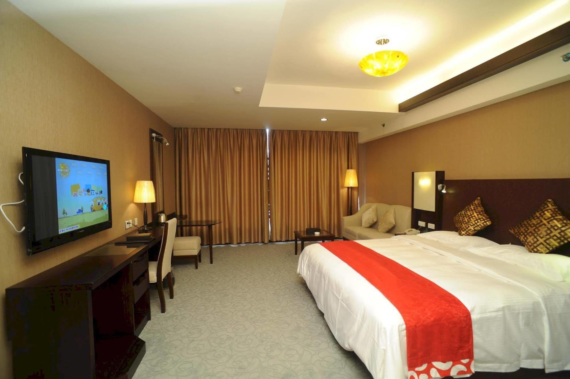 Golden Dragonball Hotel Гуйлинь Экстерьер фото