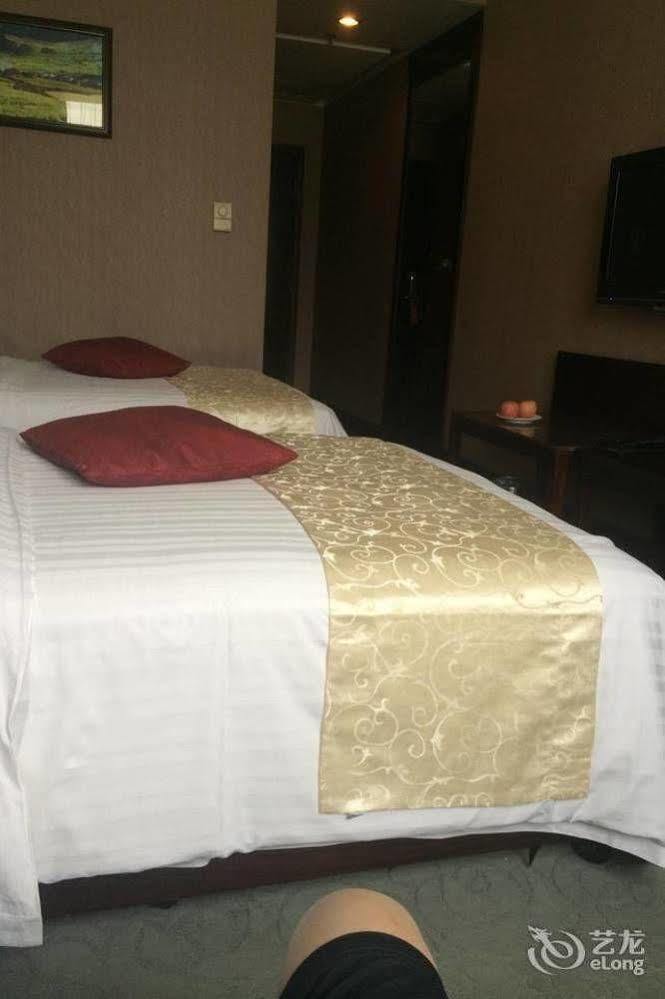 Golden Dragonball Hotel Гуйлинь Экстерьер фото