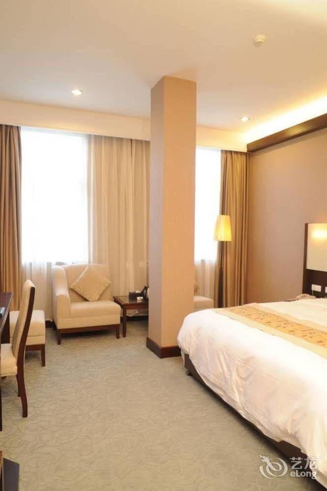 Golden Dragonball Hotel Гуйлинь Экстерьер фото